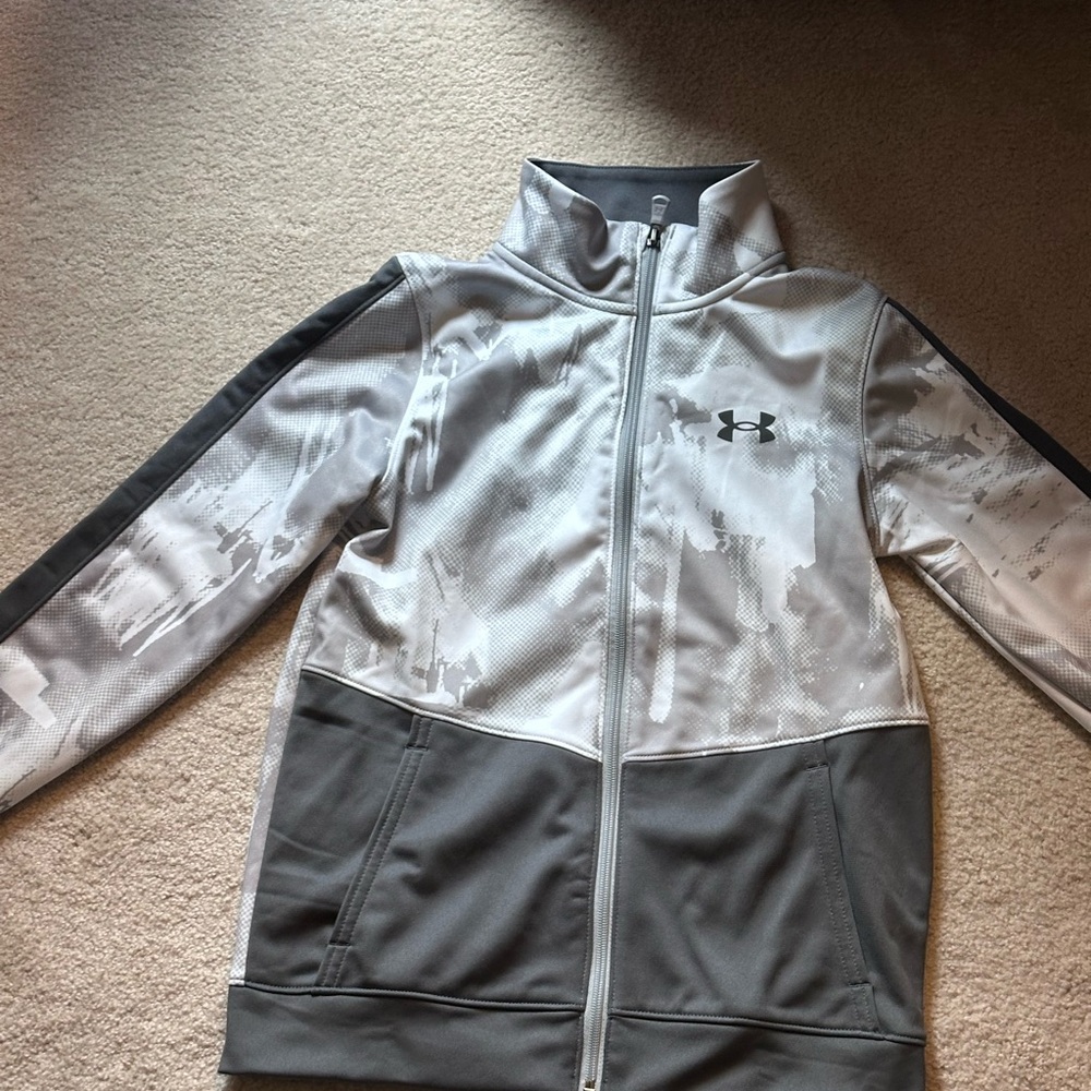 Youth medium under Armour, full zip jacket